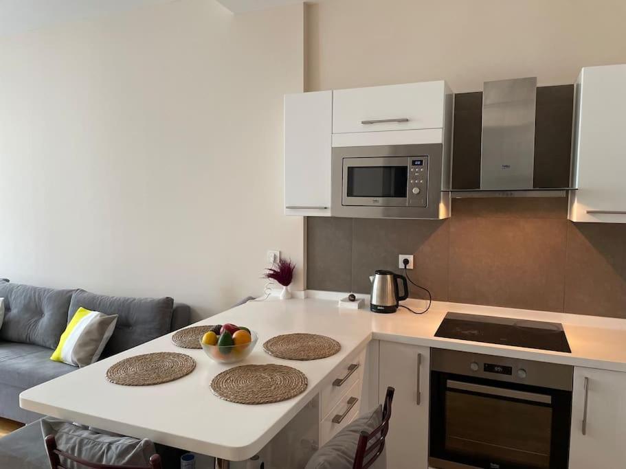 Daire Kozapark 1 Bedroom Lux Apart W/lake View &swimming Pool