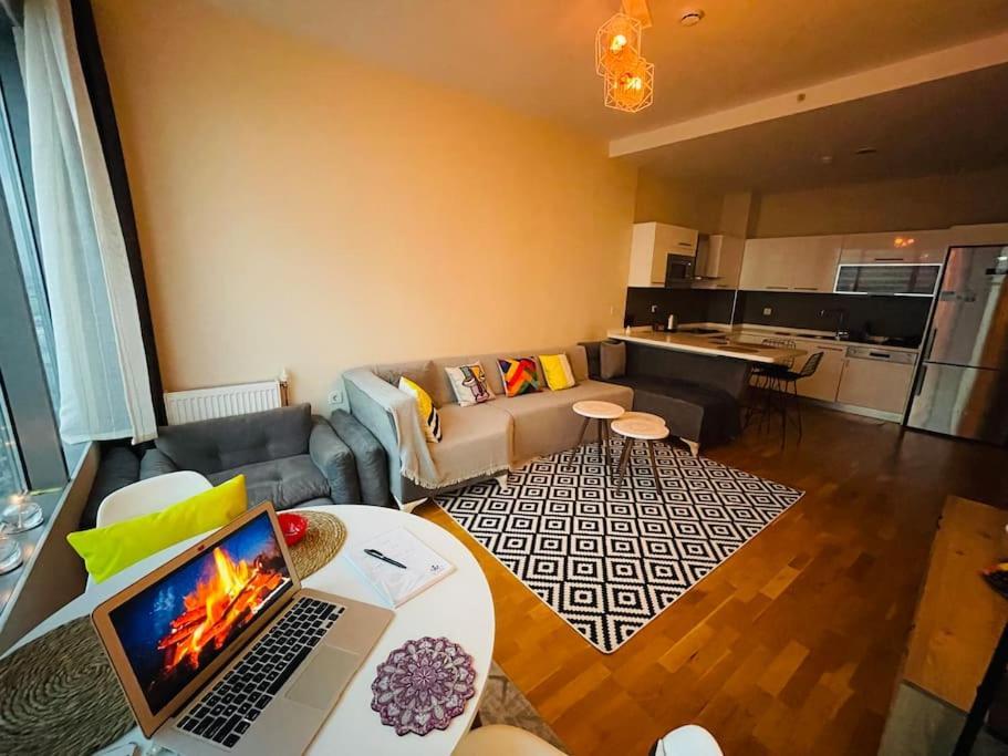 Kozapark 1 Bedroom Lux Apart W/lake View &swimming Pool
